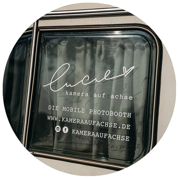 Lucie | mobile Fotobox im Caravan in Köln, NRW und deutschlandweit