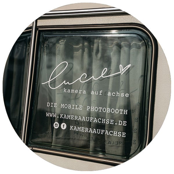 Lucie | mobile Fotobox im Caravan in Köln, NRW und deutschlandweit