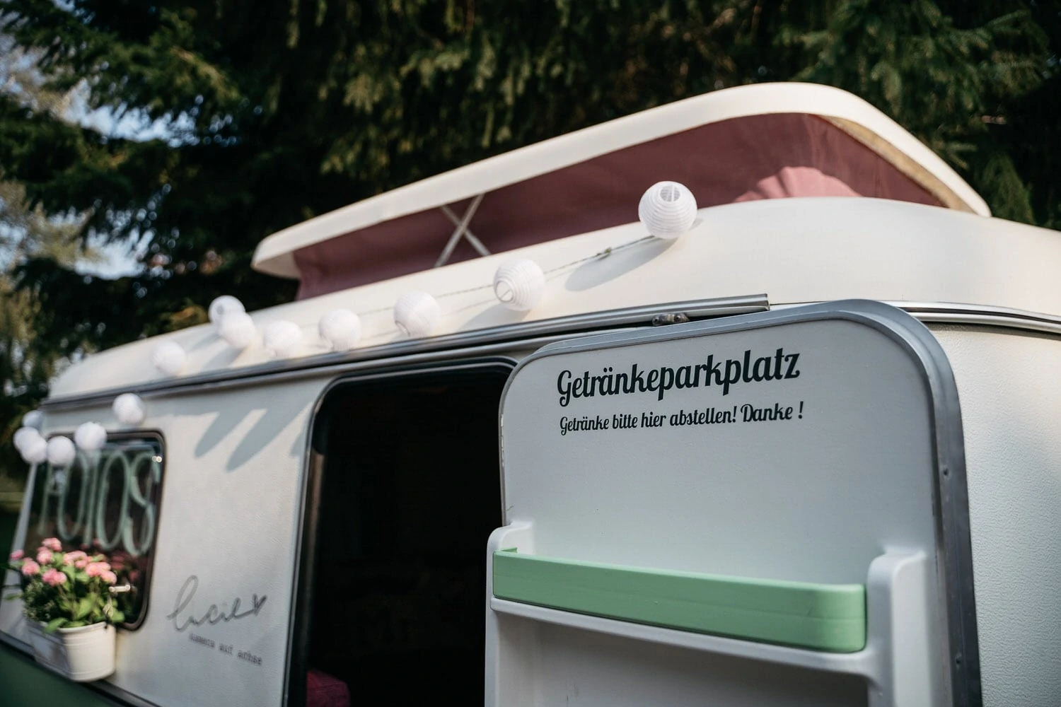 Unsere mobile Fotobox im Caravan "Lucie" - Getränkeparkplatz