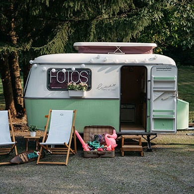 Lucie ❤ Retro Caravan Fotobox mieten in Köln und NRW